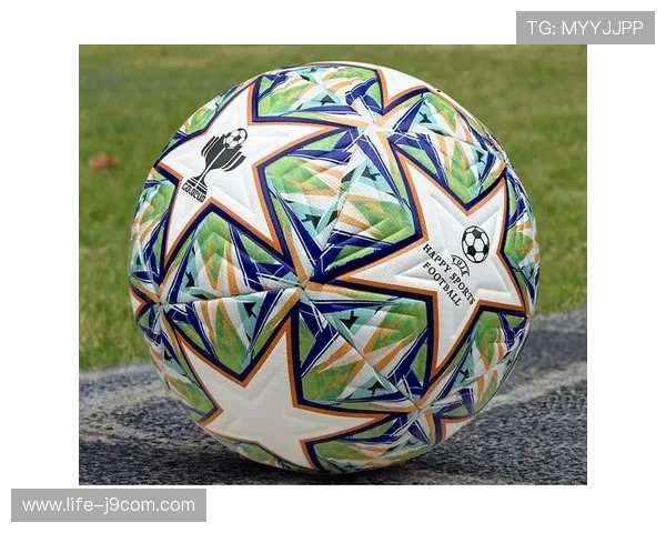 围绕欧冠专用正版足球的创新工艺展示与赛事荣耀深度解析全景呈现